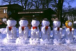 矢作家前の雪だるま