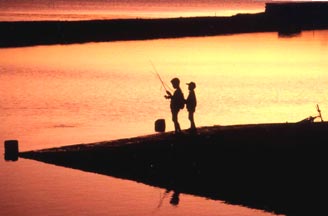 沖縄の夕日と海岸線　写真